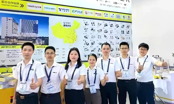 合發(fā)齒輪展會(huì )活動(dòng)現場(chǎng)團隊合照