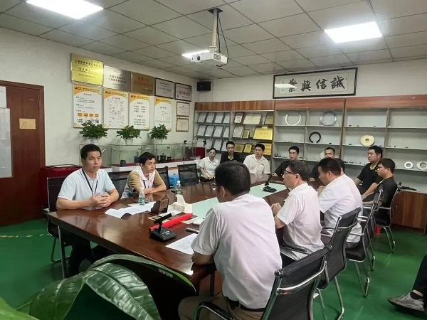 技能考核高峰社區工聯(lián)會(huì )聯(lián)合參與